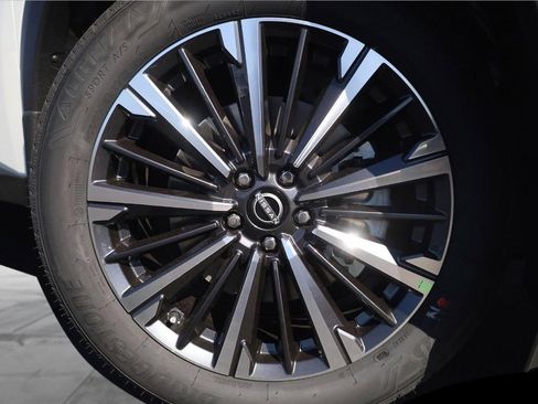 New 2026 Nissan Pathfinder Platinum image 3