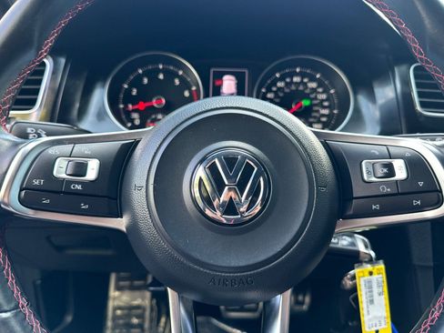 Used 2015 Volkswagen GTI S FWD image 21