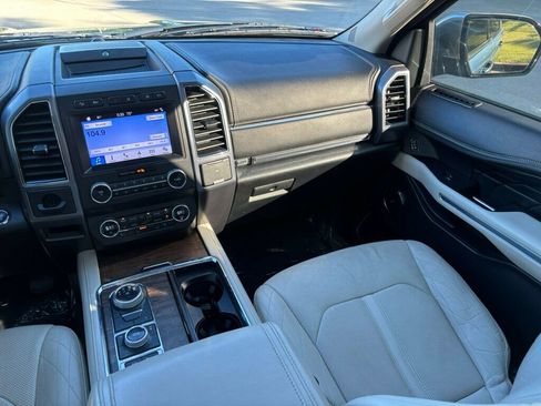 Used 2019 Ford Expedition Platinum AWD/4WD image 22