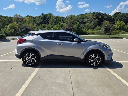 Used 2018 Toyota C-HR XLE FWD image 5