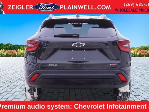 Used 2025 Chevrolet Trax RS w/ Sunroof Package image 4