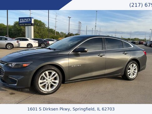 Used 2018 Chevrolet Malibu LT FWD image 1