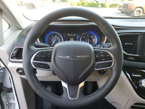 Used 2023 Chrysler Voyager LX FWD image 20