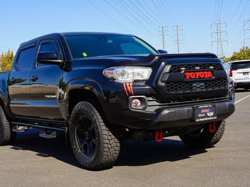 Used 2022 Toyota Tacoma SR5 RWD image 6