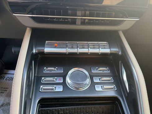 Used 2025 Lincoln Nautilus Premier w/ Equipment Group 102A image 25