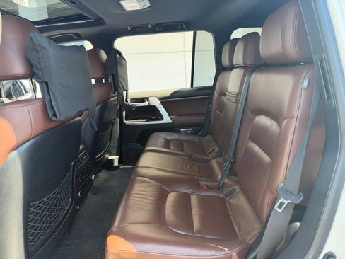Used 2016 Toyota Land Cruiser AWD/4WD image 19