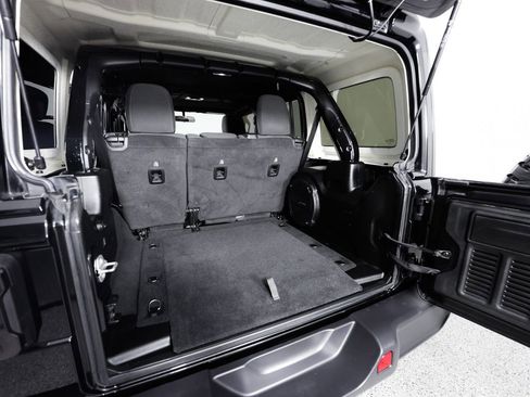 Used 2022 Jeep Wrangler Unlimited Sport AWD/4WD image 16