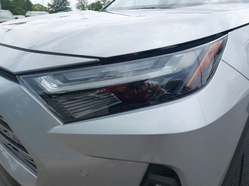 Used 2025 Toyota RAV4 Limited FWD image 32