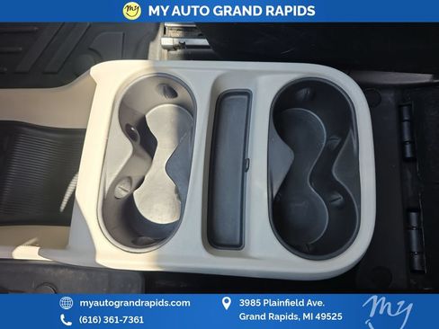 Used 2017 Chrysler Pacifica Touring FWD image 28