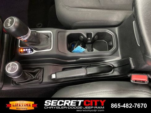 Used 2021 Jeep Wrangler Sport AWD/4WD image 23
