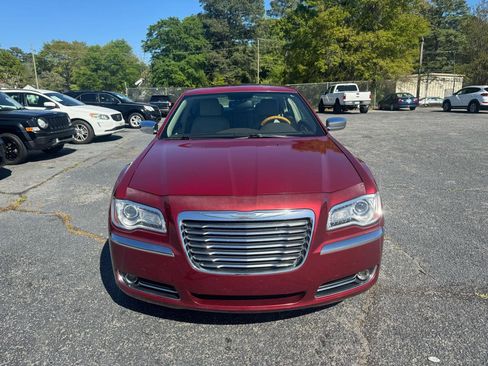 Used 2014 Chrysler 300 C image 8