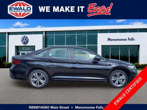 Used 2024 Volkswagen Jetta SE FWD image 8