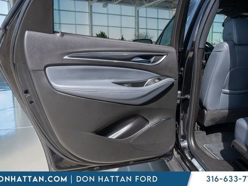 Used 2024 Buick Enclave Essence w/ Sport Touring Edition image 18