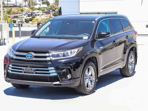 Used 2019 Toyota Highlander Limited Platinum w/ Carpet Mat Package (TMS) AWD/4WD image 3