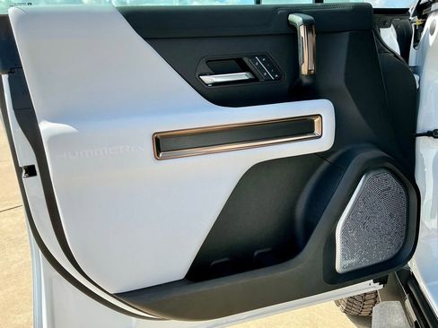 Used 2025 GMC Hummer EV 3X image 44