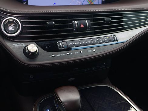 Used 2020 Lexus LS 500 w/ Interior Upgrade Package RWD image 24