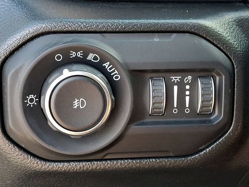 Used 2022 Jeep Wrangler Unlimited Sport AWD/4WD image 25