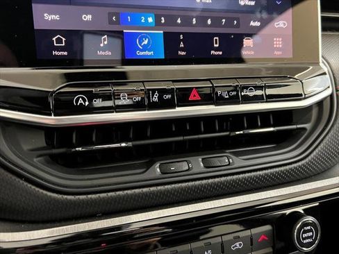 Certified 2024 Jeep Compass Trailhawk w/ Trailhawk Elite Group image 11