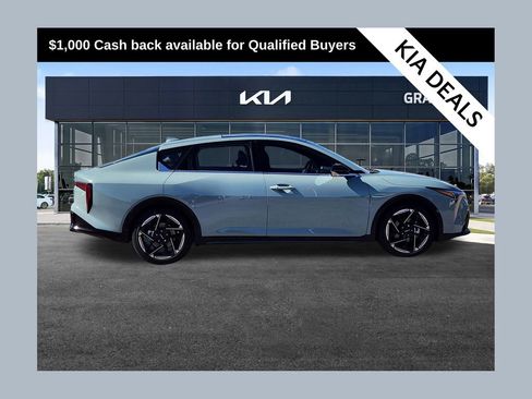 New 2025 Kia K4 GT-Line w/ GT-Line Sunroof Package image 1
