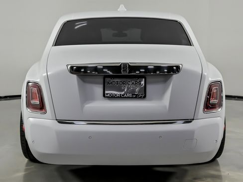 Used 2018 Rolls-Royce Phantom Sedan image 11