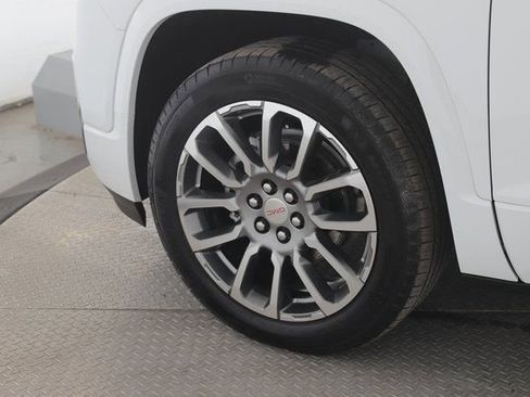 Used 2023 GMC Acadia Denali w/ Denali Ultimate Package image 13