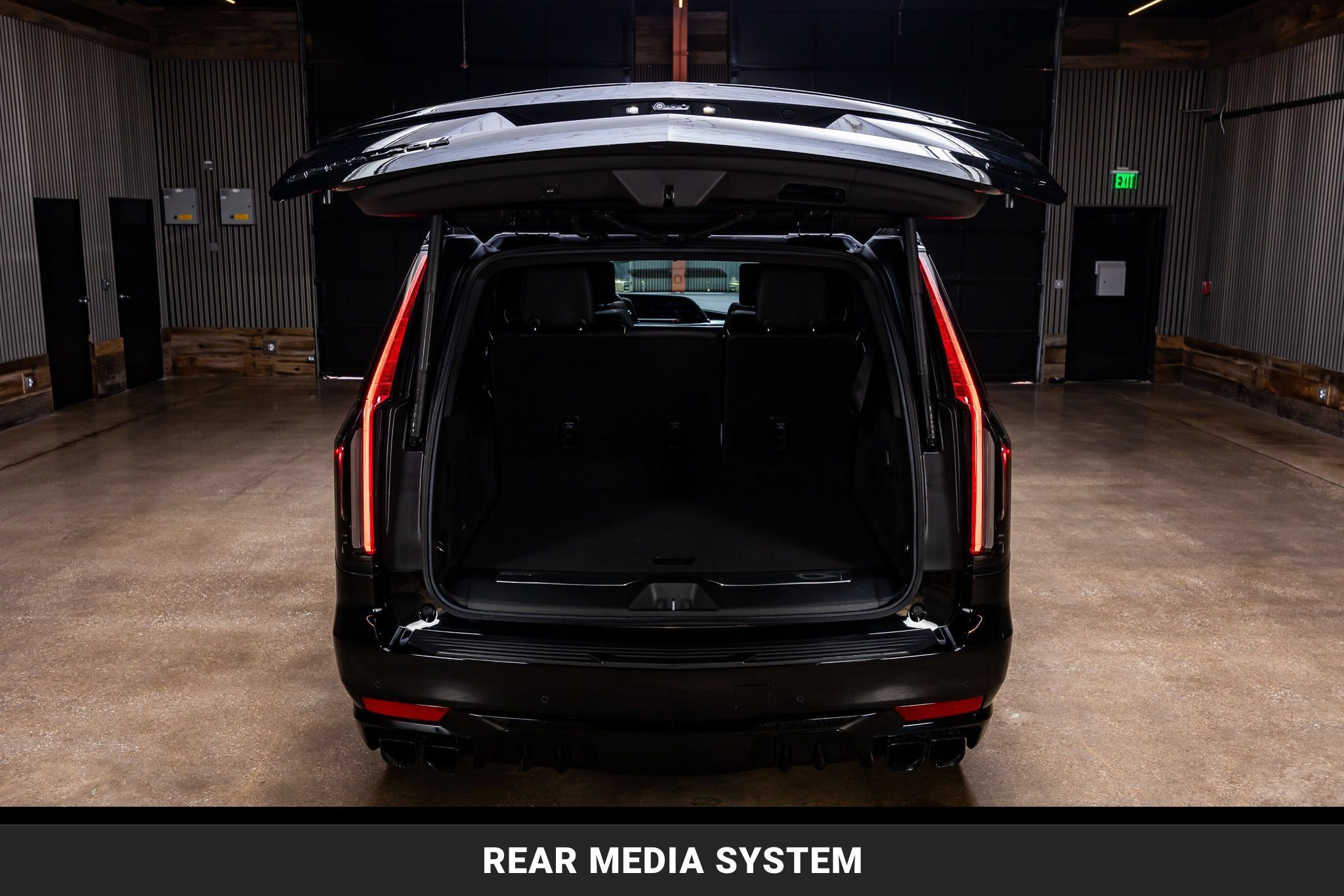 Used 2023 Cadillac Escalade ESV V AWD/4WD image 9