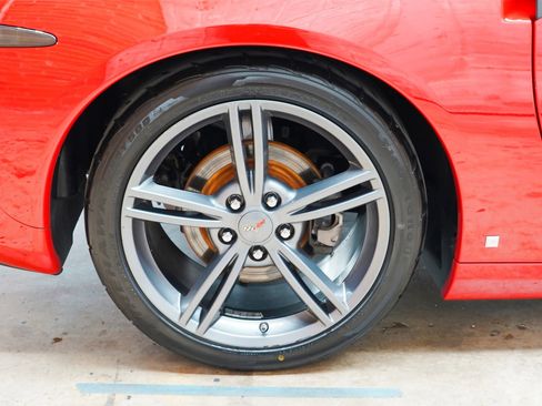 Used 2006 Chevrolet Corvette Coupe w/ Preferred Equipment Group RWD image 63