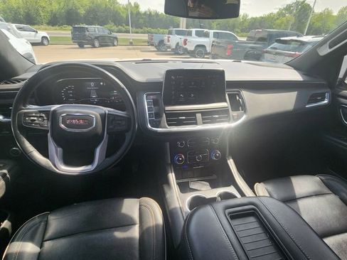 Used 2023 GMC Yukon XL SLT AWD/4WD image 14