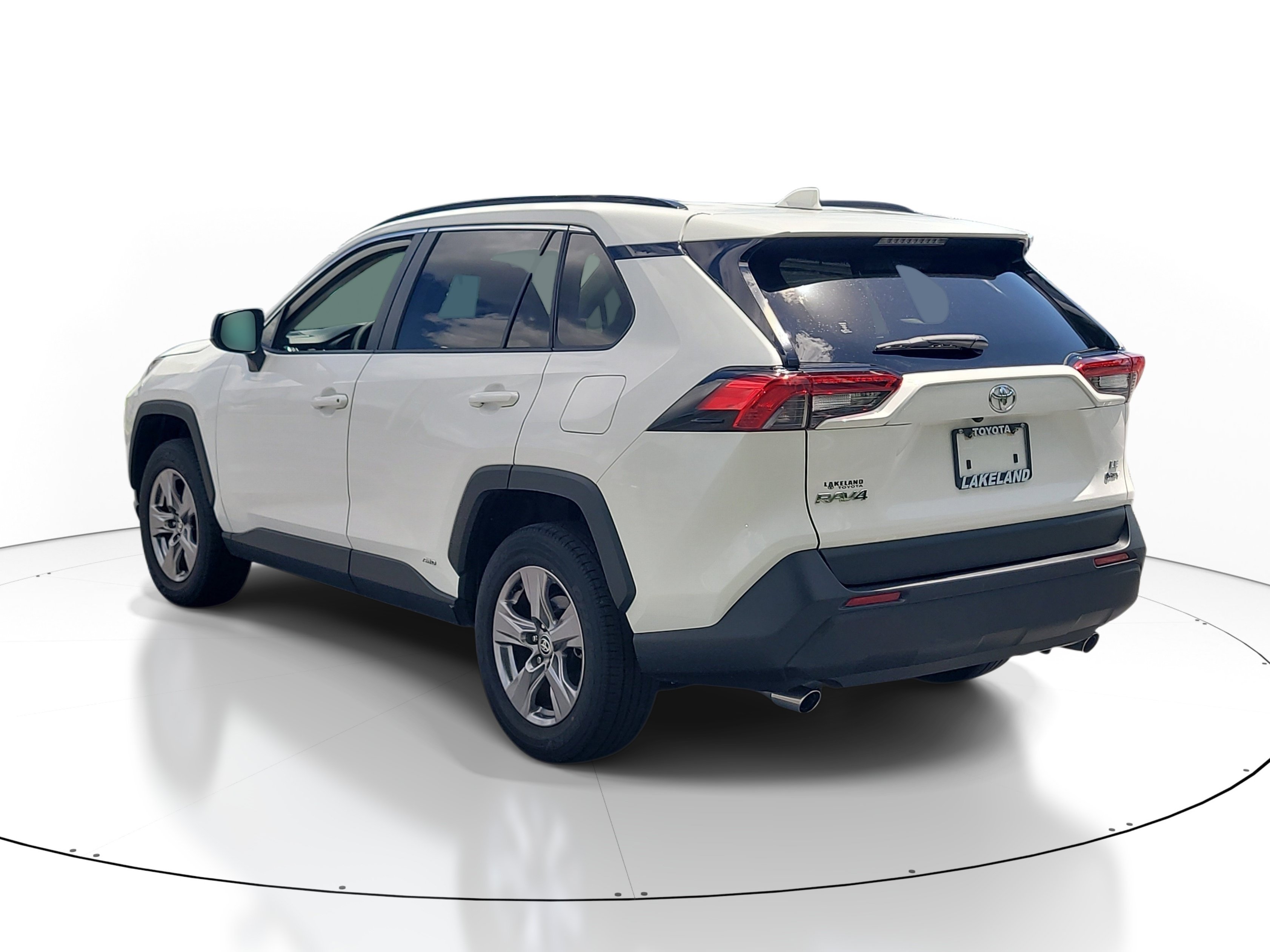 Certified 2025 Toyota RAV4 LE AWD/4WD image 5