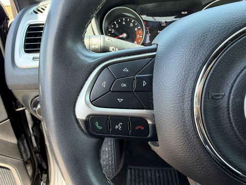 Used 2021 Jeep Compass Latitude w/ Sun and Sound Group FWD image 17