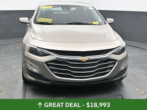 Used 2025 Chevrolet Malibu LT image 4
