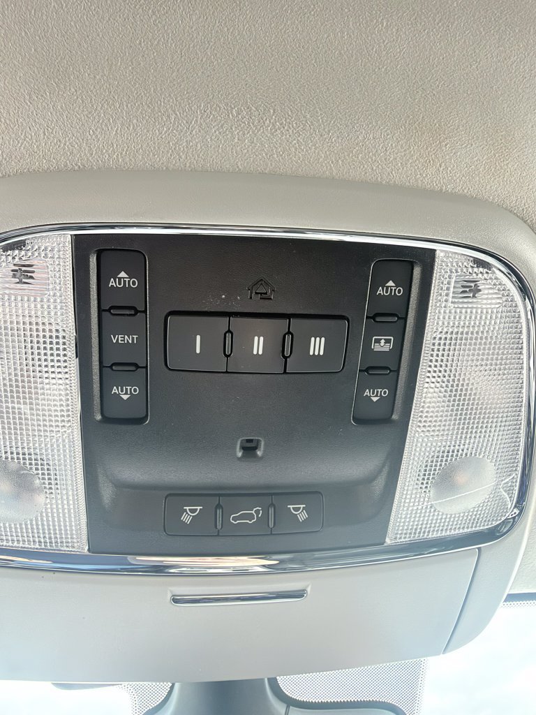 Used 2019 Jeep Grand Cherokee Summit AWD/4WD image 17