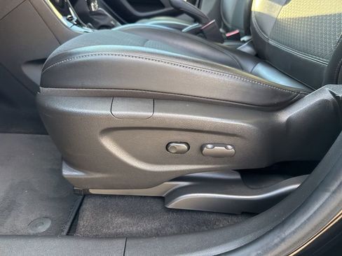 Certified 2022 Buick Encore Preferred w/ Safety Package image 15