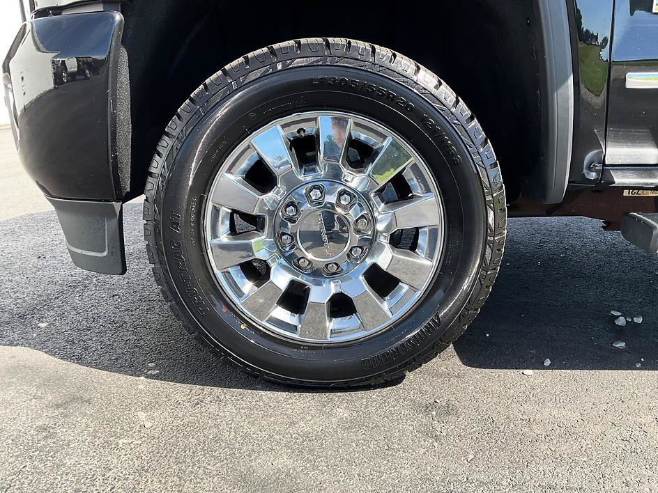 Used 2018 GMC Sierra 2500 Denali w/ Duramax Plus Package AWD/4WD image 19