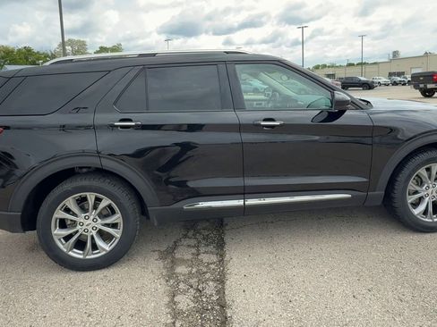 Used 2023 Ford Explorer Limited image 9