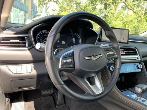 Used 2025 Genesis G70 2.5T image 34