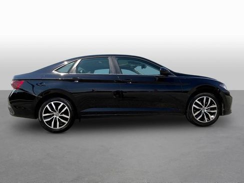 Used 2025 Volkswagen Jetta SE FWD image 8