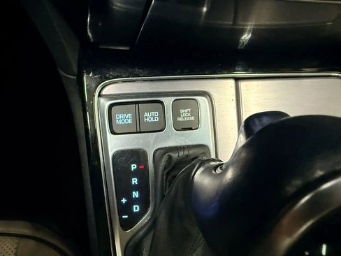 Used 2014 Hyundai Equus Signature image 16