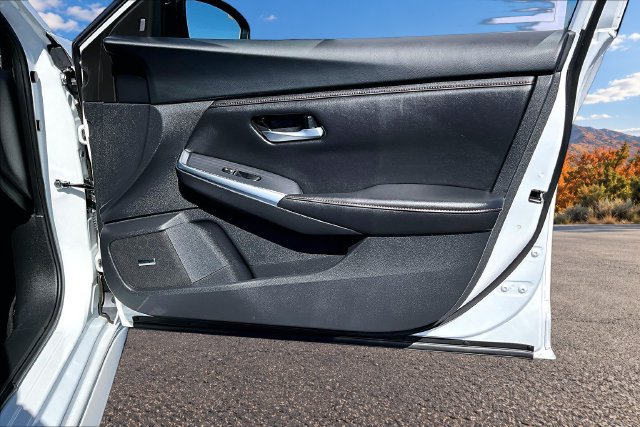 Used 2023 Nissan Sentra SR w/ SR Premium Package FWD image 27