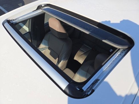 Certified 2025 Lexus ES 300h Ultra Luxury image 9