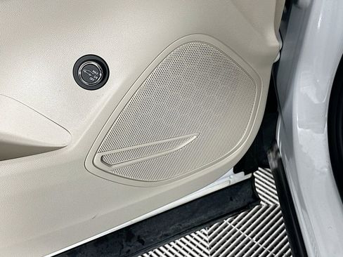 Used 2023 Buick Envision Preferred image 25