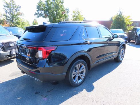 New 2026 Ford Explorer Active w/ Active Comfort Package image 4