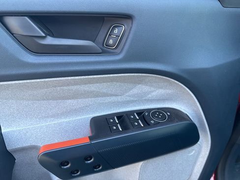 Used 2022 Ford Maverick XLT image 12