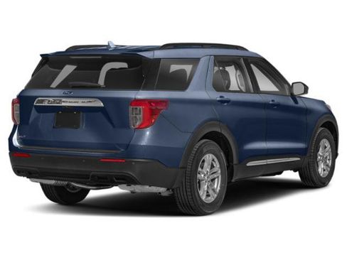 Used 2023 Ford Explorer XLT w/ Equipment Group 202A AWD/4WD image 2