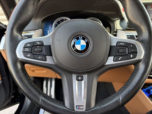 Used 2018 BMW M550i xDrive image 22