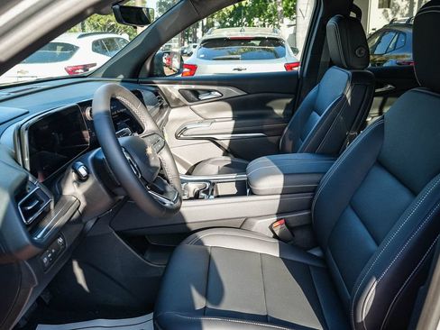 New 2027 Chevrolet Traverse LT w/ Driver Confidence Package FWD image 17