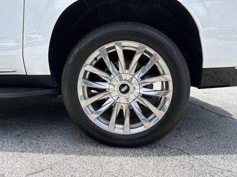 Used 2022 Cadillac Escalade ESV Premium Luxury AWD/4WD image 10