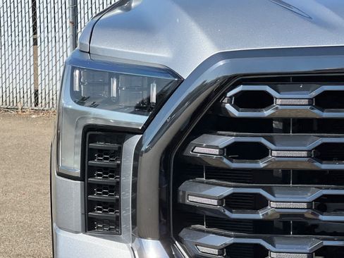 Used 2024 Toyota Tundra Platinum AWD/4WD image 17