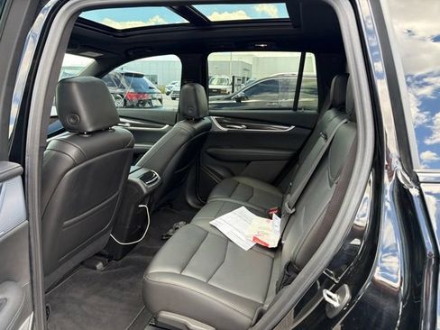 Used 2024 Cadillac XT6 Sport w/ Technology Package AWD/4WD image 9