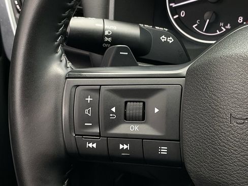 Used 2025 Nissan Rogue SV image 23